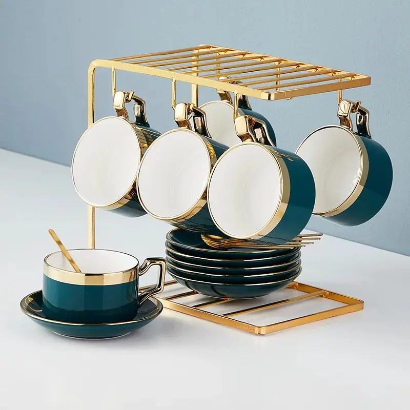 Ev kahve fincanı avrupa tarzı Set altın kenar ingilizce çay seramik fincan tabağı karıştırma kaşığı kahve seti