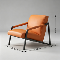 Fauteuil simple Tenghang traditionnel à structure métallique, revêtement en similicuir, accoudoirs rembourrés, pieds en bois doux, chaise longue pour salon