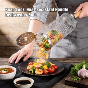Accesorios Premium para Asar, <span class=keywords><strong>Cesta</strong></span> <span class=keywords><strong>de</strong></span> Acero Inoxidable para Parrilla con Mango <span class=keywords><strong>de</strong></span> Madera para Cocinar al Aire Libre y Camping - Product Image 3