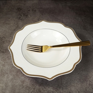 Nueva vajilla de porcelana de hueso de lujo Estilo moderno Hermoso diseño con línea dorada Juego de vajilla de 18/30/36 piezas Bone China en relieve - Product Image 4