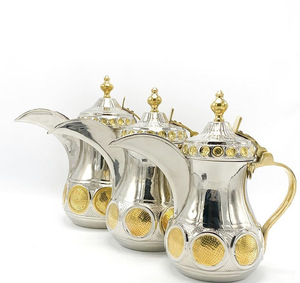 Juego de 3 teteras de estilo árabe, de metal duradero, diseño antiguo, para preparar té y café, en venta. - Product Image 2