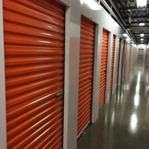 Puerta enrollable <span class=keywords><strong>de</strong></span> autoalmacenamiento personalizada con almacenamiento comercial <span class=keywords><strong>de</strong></span> buena calidad a bajo <span class=keywords><strong>precio</strong></span> - Product Image 1