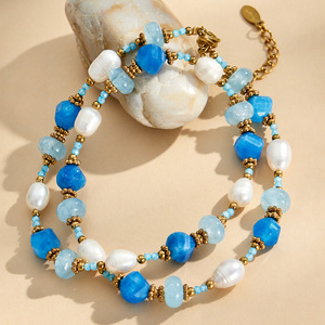 Collier artisanal en perles d'eau douce et pierres naturelles bleues de luxe, plaqué or, résistant à l'eau, idéal pour un cadeau - Product Image 3