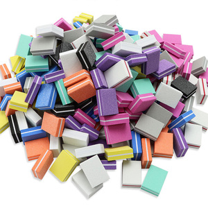 Mini bloc polissoir à ongles 3,5x2,5x1,1cm en éponge EVA réutilisable, couleurs violet, noir, blanc pour manucure - Product Image 1