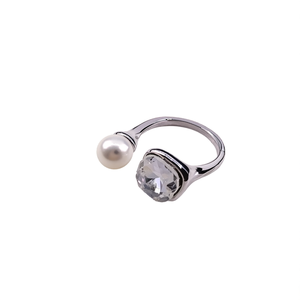 Bague Tendance en Acier Inoxydable 316L Plaqué Or PVD, Durable et Résistante, Ornée de Perles et Cristaux Naturels, pour Femme au Quotidien - Product Image 2