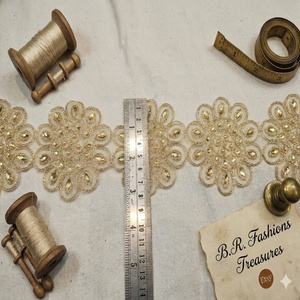 B.R. FASHIONS Bordure en dentelle décorative à motifs floraux et pierres, largeur personnalisable, plusieurs couleurs disponibles, embellissement pour sacs à vêtements et mariages - Product Image 5