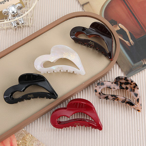 Pinza para el <span class=keywords><strong>pelo</strong></span> con diseño <span class=keywords><strong>de</strong></span> corazón recortado estilo francés para <span class=keywords><strong>mujer</strong></span>, elegante, <span class=keywords><strong>de</strong></span> acetato, HUACHEN D086, 8.5cm, para fiesta, pinzas coreanas <span class=keywords><strong>de</strong></span> acetato dorado - Product Image 2