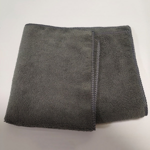 Toalla de microfibra de uso diario de 30x30 cm con borde cosido, absorbente, para limpieza de autos y hogar. - Product Image 2