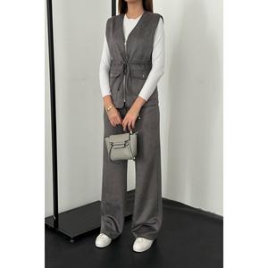 Conjunto Casual de Moda en Gamuza Gris al por Mayor, Incluye Chaleco Corto y Pantalones para un Estilo Vanguardista - Product Image 2