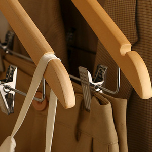 Perchas de Madera para Ropa con Pinzas para Pantalones, Color Madera Natural, Perchas de Armario para Hotel, Forma Rectangular, Tipo Gancho, Percha para Abrigos - Product Image 4