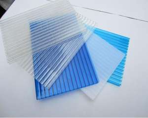 Feuille de <span class=keywords><strong>polycarbonate</strong></span> cellulaire de blocage uv ondulé transparent clair pour toiture et serre - Product Image 3
