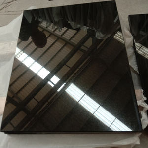 Losas de Granito Negro Absoluto de Mozambique, Pulido Goldtop, Moderno, Ecológico y Duradero, para Encimeras de Cocina, Tocadores y Chimeneas - Product Image 1