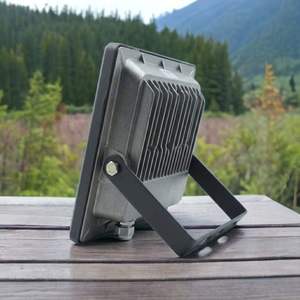 Projecteur LED extérieur étanche IP65 50W, lumière du jour 5000K, en aluminium, super lumineux, pour jardin et extérieur - Product Image 1