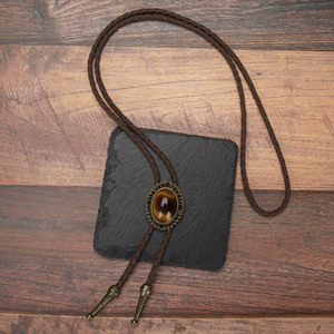 Nuevo Diseño de Corbata Bolo Estilo <span class=keywords><strong>Vaquero</strong></span> Occidental, Cordón de Cuero Trenzado Hecho a Mano con Colgante Metálico de Moda para Combinar con Camisas de Hombre - Product Image 1