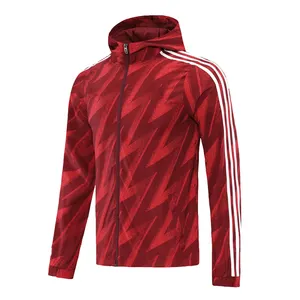 Gabardina con capucha a rayas rojas para hombre, chaqueta informal ligera, uniforme de fútbol, Primavera/Verano