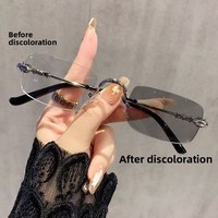 Nouvelles Lunettes Photochromiques Sans Monture YULI pour Femmes, Anti-Lumière Bleue, Légères, Tendance, Motif Floral Ondulé Punk, Fil Doré