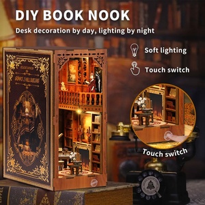 Kit Miniatura Casa delle Bambole Personalizzato Fai-da-Te, Puzzle 3D in Legno Ecologico per Decorazione Biblioteca - Product Image 1
