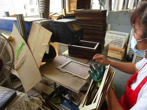 Puzzle magnétique <span class=keywords><strong>en</strong></span> bois de <span class=keywords><strong>l</strong></span>'alphabet <span class=keywords><strong>arabe</strong></span> Montessori Jeu de simulation préscolaire pour enfants Apprentissage de <span class=keywords><strong>l</strong></span>'alphabet <span class=keywords><strong>arabe</strong></span> Puzzle magnétique <span class=keywords><strong>en</strong></span> bois - Product Image 4