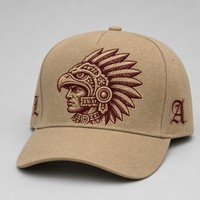 Casquette de baseball Dad Hat à 5 panneaux et visière incurvée, personnalisée avec image vintage et broderie Old English sur sergé, style streetwear urbain West Coast, vente en gros