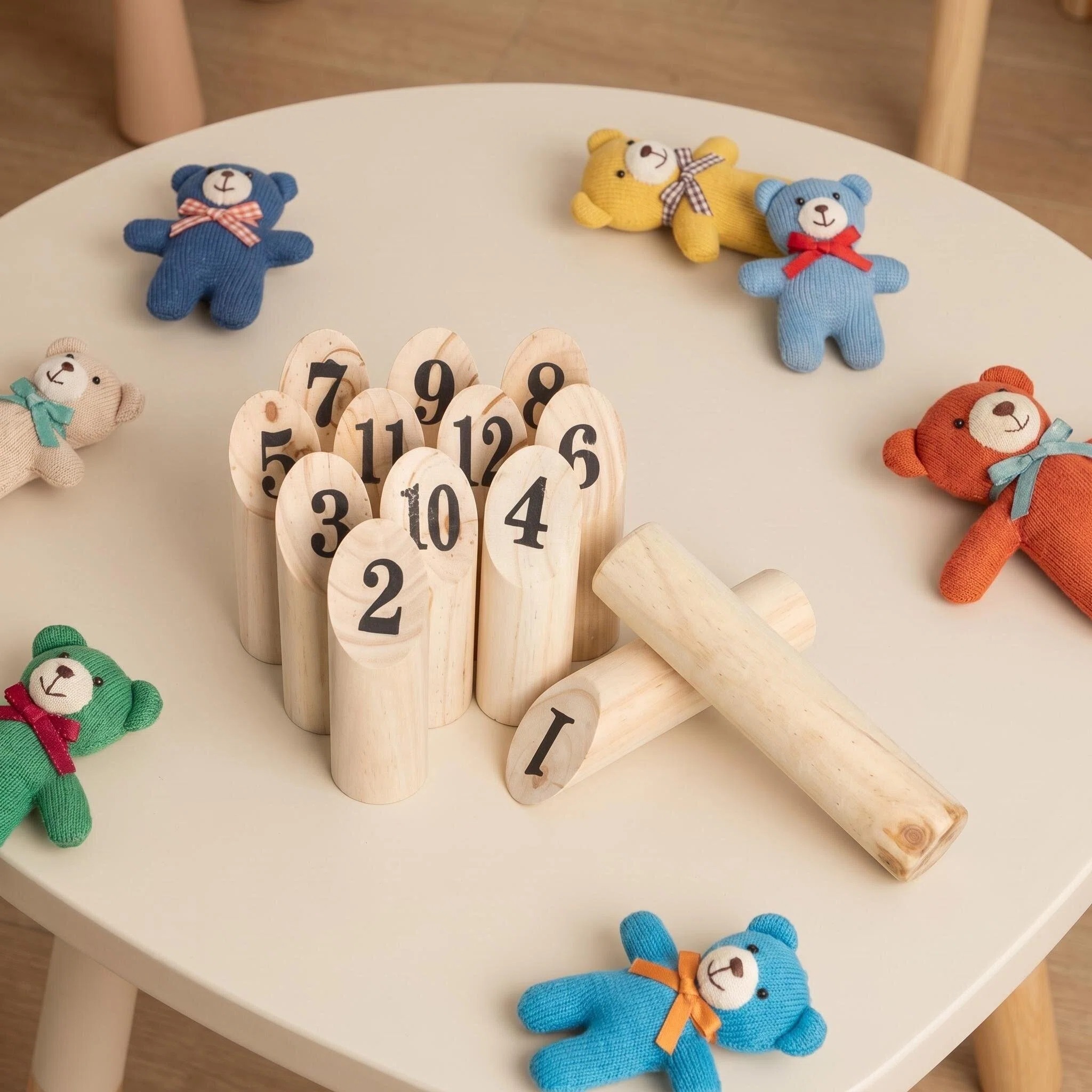 13 épingles en bois
