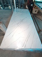 Feuille de marbre PVC 3,5 mm imperméable et durable avec revêtement ignifuge facile à nettoyer pour revêtement mural de cuisine