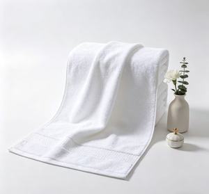 Ensemble de serviettes de bain en coton 100% blanc de qualité supérieure pour hôtel 5 étoiles, écologiques, avec logo personnalisé, jacquard, <span class=keywords><strong>serviette</strong></span> de toilette, tapis de bain, <span class=keywords><strong>serviette</strong></span> de toilette pour les mains - Product Image 1