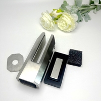 Pince de fixation carrée en acier inoxydable brossé pour panneau de verre à un trou pour balustrades extérieures