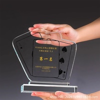 Trophée de jeu de modèle de poker en cristal haut de gamme personnalisé Nouvelle couleur Impression laser Facette optique K9 Verre Haut de gamme Poignée Joueurs