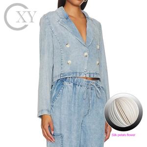 Chaqueta vaquera recortada de algodón para mujer con flores 3D hecha a mano de fábrica OEM, rejilla de ventilación trasera de tela Chambray ligera - Product Image 2