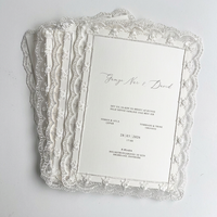 Carte d'invitation de mariage personnalisée avec bordure en dentelle, superposition transparente blanc ivoire, texte personnalisé, carte de vœux formelle