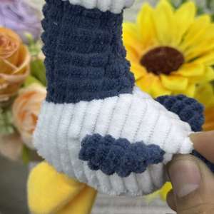 JM Llavero de Peluche de Moda de 17cm, Muñeco de Pato de Peluche Lindo y de Moda, Juguete de Peluche, Adornos para Mochila, Peluche para Máquina de Garras - Product Image 5