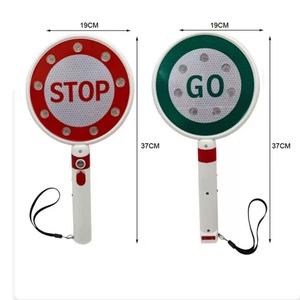 Panneau de signalisation routière LED à piles, personnalisable, vente en gros directe d'usine, signalisation portative rouge Stop, flèche verte clignotante - Product Image 4