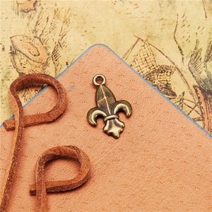 Breloque Fleur de Lys en alliage d'argent antique, pendentif fleur de lys <span class=keywords><strong>pour</strong></span> bracelet de <span class=keywords><strong>badge</strong></span> de scout - Product Image 3