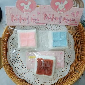 Nuevo Juguete Antiestrés de TPR con Forma de Bloque Grueso de Queso y Chocolate de 6 cm, Regalo para Niños y Adultos, Diseño Creativo para Relajarse - Product Image 1
