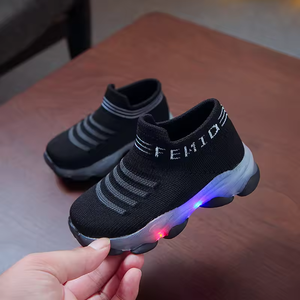 Zapatillas Deportivas Casuales para Niños, Zapatillas con Luces LED para Niños, Modelo 2025, Zapatos para Caminar Transpirables, Suaves y Cómodos para Bebés - Product Image 3