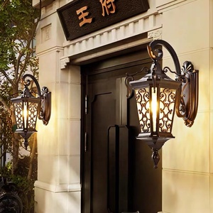 Lampes murales extérieures de style rétro noires, vente en gros d'usine, lampes LED étanches, lampes de parc et de cour extérieures - Product Image 4