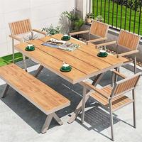 Ensemble de mobilier de restaurant d'extérieur au design moderne, chaises et tables, mobilier de patio d'extérieur