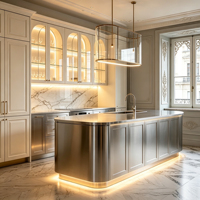 Îlot de cuisine modulaire en acier inoxydable courbé de luxe français avec robinet et charnière, armoires de cuisine modernes personnalisées avec évier