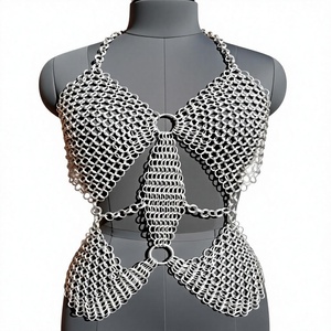 Gilet d'armure en maille d'acier inoxydable plaqué argent, motif gaufré, design antique et moderne, forme irrégulière, style guerrier tendance - Product Image 4