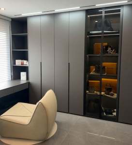 Armoire en bois au design contemporain de luxe pour chambre à coucher de haute qualité avec un maximum de rangement et de durabilité - Product Image 5