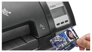 เครื่องพิมพ์บัตร Zebra ZXP Series 9 รุ่น Zxp9 พร้อมฟังก์ชั่นเคลือบบัตรแบบเลือกได้ ความละเอียดสูง ระบบพิมพ์แบบรีทรานส์เฟอร์ สำหรับบัตรสมาร์ทการ์ดธุรกิจ บัตร PVC - Product Image 6