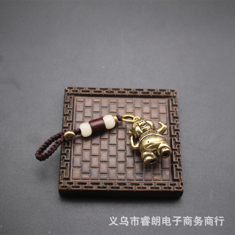 Effort Pig (White Bodhi Seed Pendant)