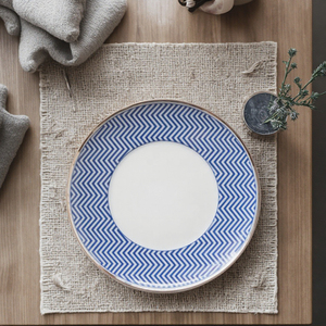 Ensembles d'assiettes à dîner de luxe en porcelaine fine de 10.5 pouces bleu moderne motif végétal chargeurs de <span class=keywords><strong>mariage</strong></span> en céramique respectueux de l'environnement - Product Image 5