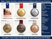 Médaille personnalisée carrée en alliage de zinc rose, gravée au laser avec le logo AVLMMA Mountain, durable, pour les sports de combat et les compétitions.