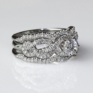 Set di Tre Anelli Geometrici con Zirconi per Donne, Gioielli di Lusso con Micro Pavé alla Moda - Product Image 6