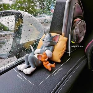 Decoración de Coche de <span class=keywords><strong>Tom</strong></span> <span class=keywords><strong>y</strong></span> <span class=keywords><strong>Jerry</strong></span>, Muñeco de Escritorio Adorable para Decoración Interior de Coche, Suministros para Consola Central - Product Image 1