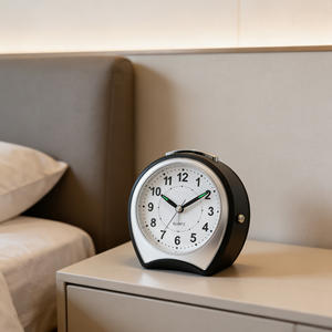 Réveil cloche noir de 5 pouces de style rétro avec veilleuse et mouvement silencieux - Product Image 3