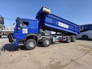 Camion résistant de HOWO se spécialisant dans des camions à benne basculante pour le transport de mine de terrassement de pierre de sable de sol de minerai - Product Image 2