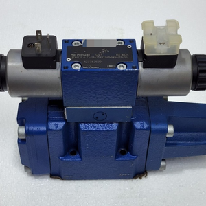 R900956101 + R900323180 R900748063 Contrôleur directionnel proportionnel Neuf d'origine En stock Automatisation industrielle Pac PLC dédié - Product Image 1