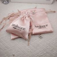 Pochette en satin avec cordon de serrage personnalisée avec logo pour bijoux, cosmétiques, emballage cadeau, sac à bijoux en satin de soie de luxe